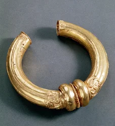 Torque, da Mailly-le-Camp, Champagne (oro)